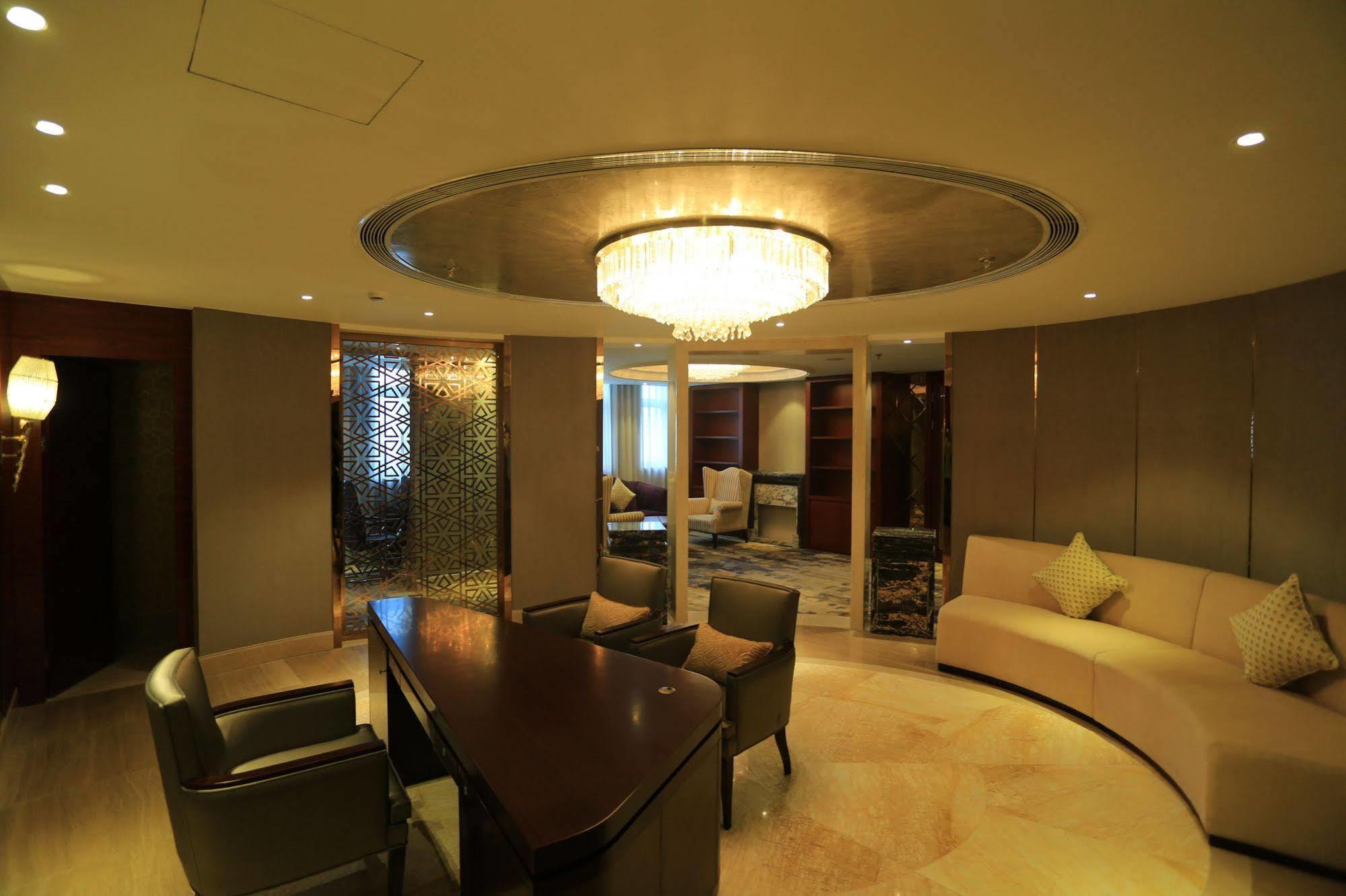 Baoji Jianguo Hotel Bagian luar foto