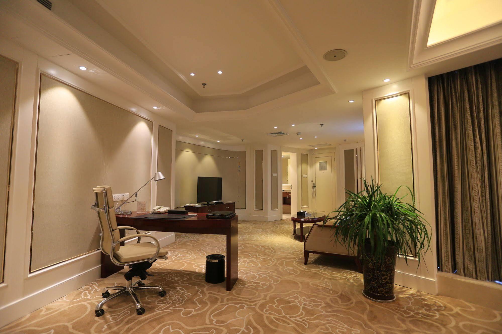 Baoji Jianguo Hotel Bagian luar foto