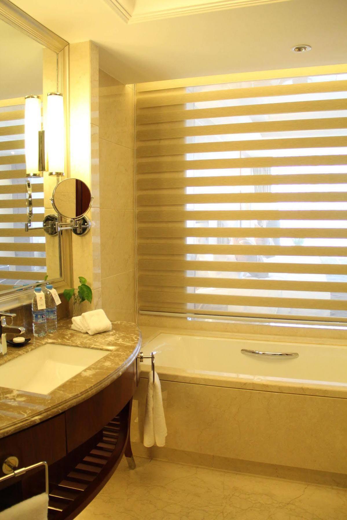 Baoji Jianguo Hotel Bagian luar foto