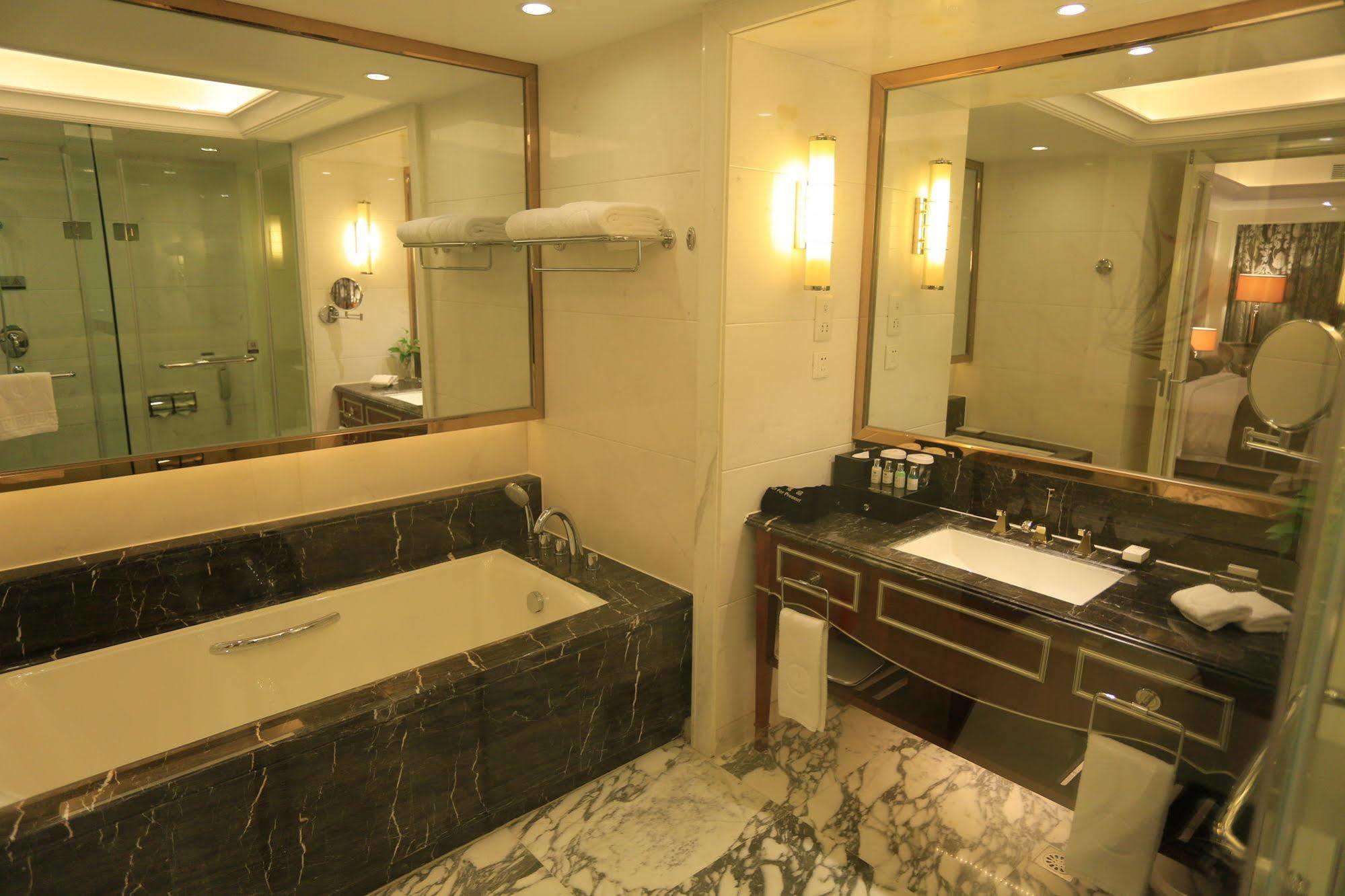 Baoji Jianguo Hotel Bagian luar foto