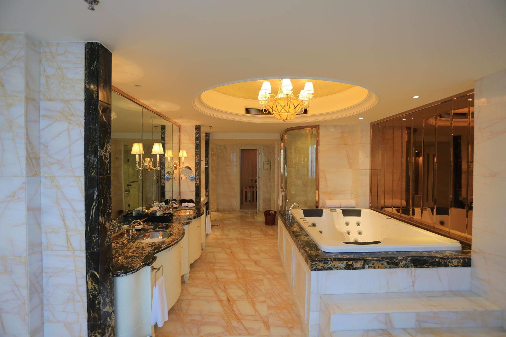Baoji Jianguo Hotel Bagian luar foto